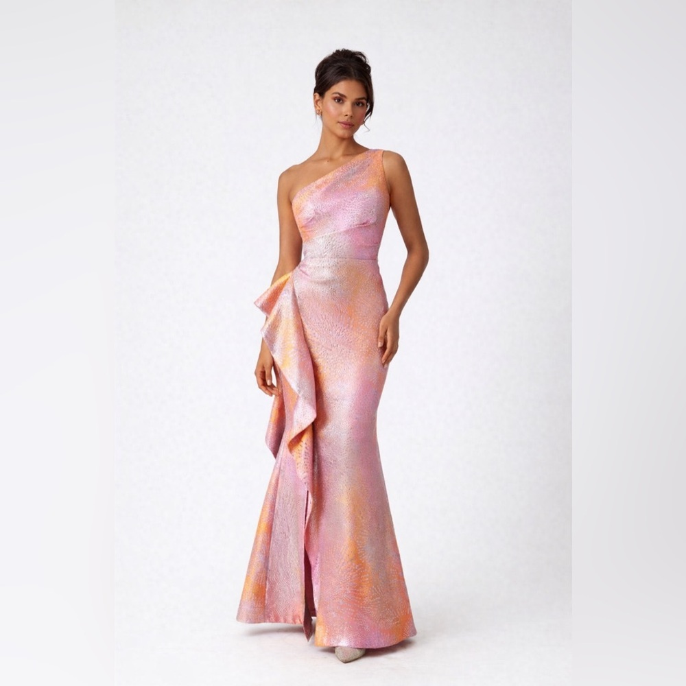 Teri Jon by Rickie Freeman
Jacquard One-Shoulder Ruffle Column Gown Prom Bridal